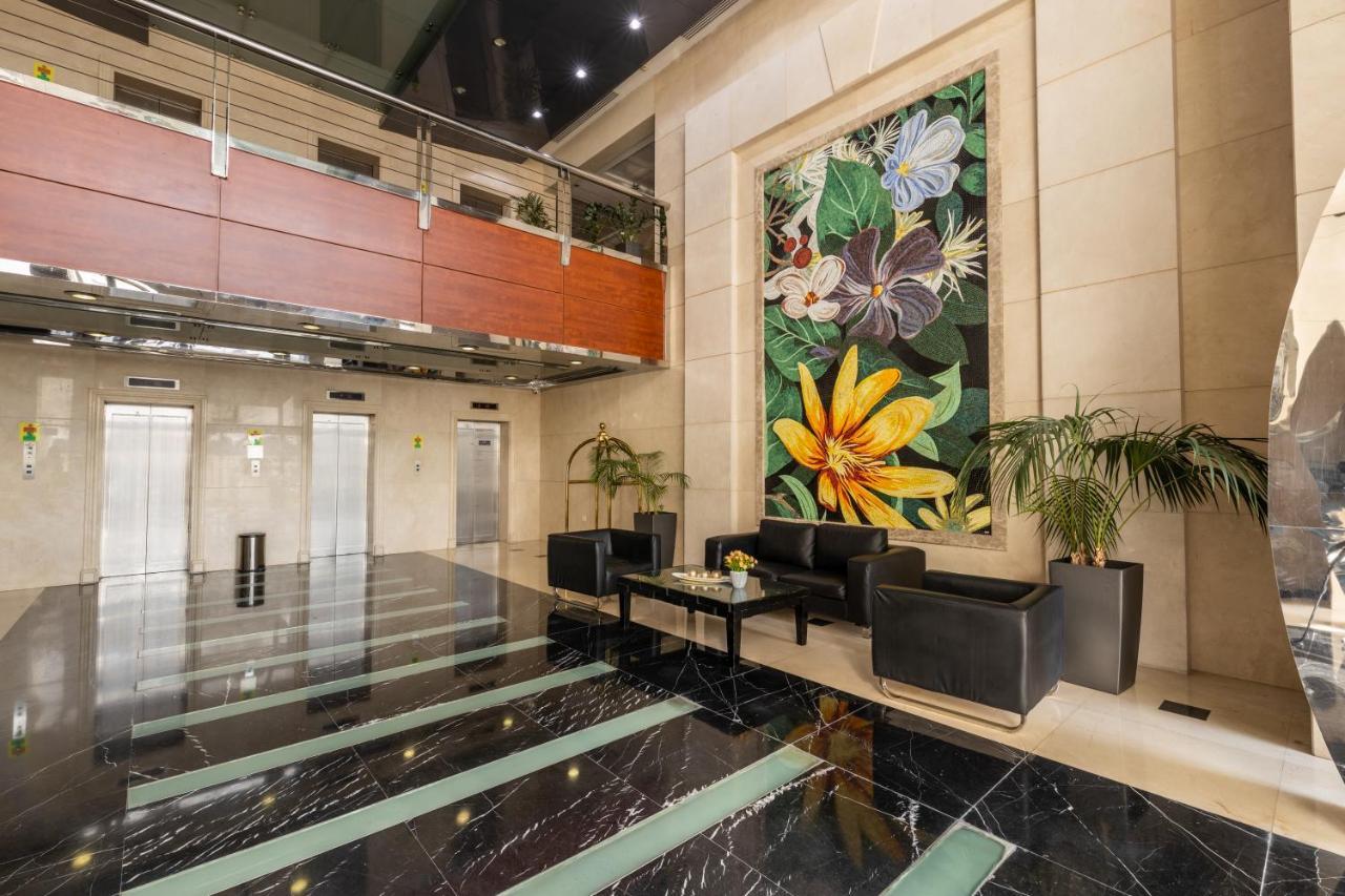 Large 3 Bedroom Front Abou Dabi